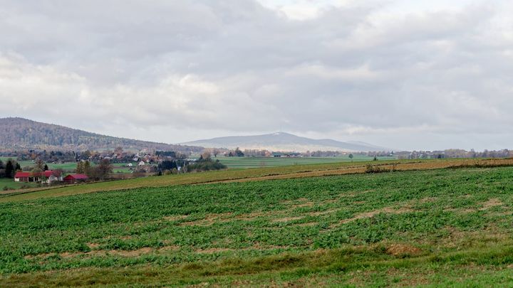 Widok na Góry Świętokrzyskie jesienią